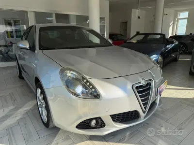 Usata Alfa Romeo Giulietta Exclusive 140 CV (102 kW) 2013 Grigio Utilitaria