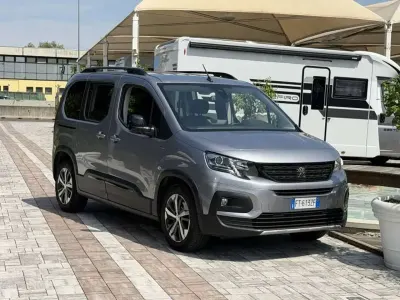 Usata Peugeot Rifter GT-line 131 CV (96 kW) 2019 Grigio Monovolume