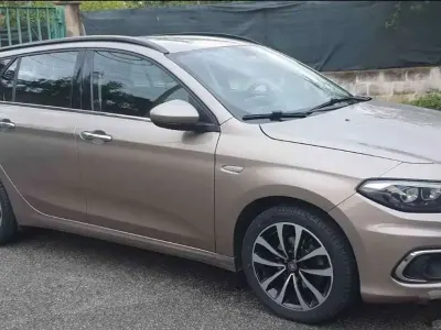Usata Fiat Tipo Lounge 120 CV (88 kW) 2017 Beige Station wagon