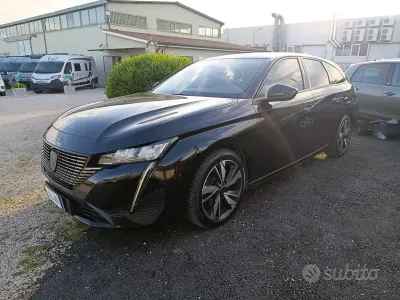 Usata Peugeot 308 SW Allure 130 CV (95 kW) 2022 Nero Station wagon