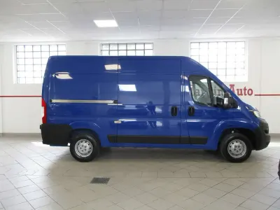 Usata Fiat Ducato 140 CV (102 kW) 2024 Blu/azzurro Furgone