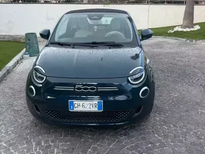 Usata Fiat 500e La Prima 42 kW (58 CV) 2022 Blu Cabrio