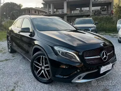 Usata Mercedes GLA200 Executive 136 CV (100 kW) 2015 Nero SUV