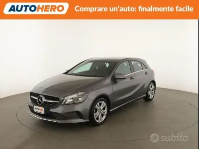 Usata Mercedes A180 109 CV (80 kW) 2017 Grigio Utilitaria