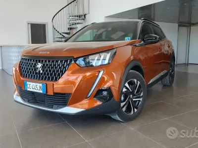 Usata Peugeot 2008 GT-line 131 CV (96 kW) 2020 Arancione SUV