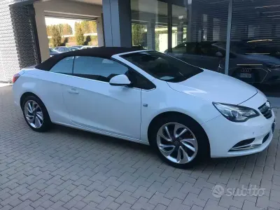 Usata Opel Cascada 170 CV (125 kW) 2016 Bianco Cabrio