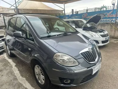 Usata Lancia Musa 92 CV (67 kW) 2010 Grigio Monovolume