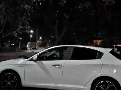 Usata Alfa Romeo Giulietta 105 CV (77 kW) 2011 Bianco Utilitaria