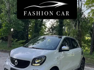 Begagnad Smart ForFour Passion 71 HK (52 kW) 2016 Vit Halvkombi