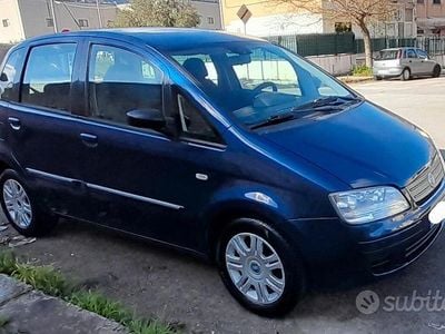 Usata Fiat Idea Dynamic 77 CV (56 kW) 2006 Blu Monovolume