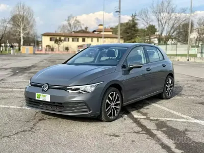 Brugt VW Golf VIII Style 131 HK (96 kW) 2020 Grå Sedan