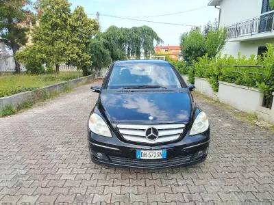 Usata Mercedes B180 109 CV (80 kW) 2007 Nero Monovolume