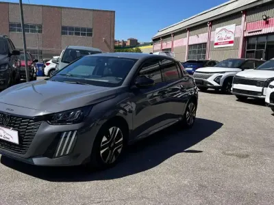 Usata Peugeot 208 Allure 101 CV (74 kW) 2024 Gray Utilitaria