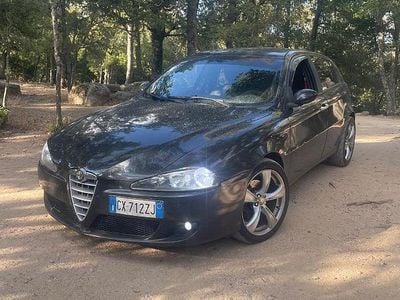 Begagnad Alfa Romeo 147 150 HK (110 kW) 2005 Svart Halvkombi