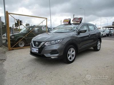 Usado Nissan Qashqai N-Connecta 140 HP (102 kW) 2021 Cinzento SUV