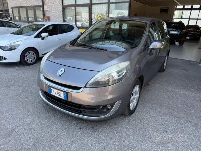 Usata Renault Scénic III Bose Edition 110 CV (80 kW) 2012 Grigio Monovolume