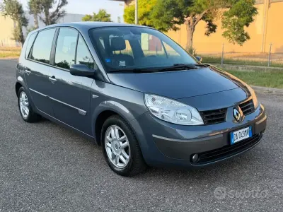 Usata Renault Grand Scénic II 130 CV (95 kW) 2006 Grigio Monovolume