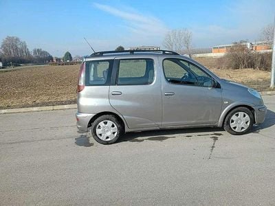 Usata Toyota Yaris Verso Sol 75 CV (55 kW) 2004 Argento Monovolume