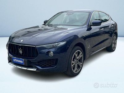 Usata Maserati Levante 250 CV (183 kW) 2018 Blu metallizzato SUV