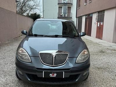 Usata Lancia Ypsilon 70 CV (51 kW) 2006 Grigio Utilitaria