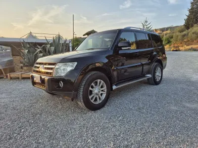 Usata Mitsubishi Pajero Instyle 250 CV (183 kW) 2006 Nero SUV