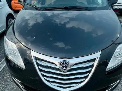 Usata Lancia Ypsilon 95 CV (69 kW) 2014 Nero Utilitaria
