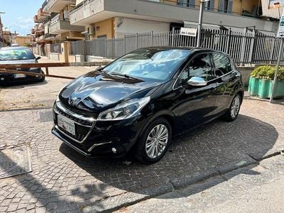Usata Peugeot 208 Allure 102 CV (75 kW) 2019 Nero Utilitaria