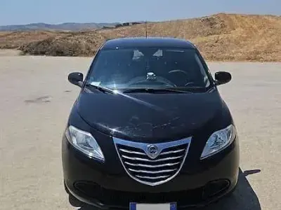 Usata Lancia Ypsilon Silver 69 CV (50 kW) 2012 Utilitaria
