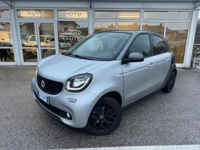 Usata Smart ForFour Passion 90 CV (66 kW) 2019 Argento Utilitaria