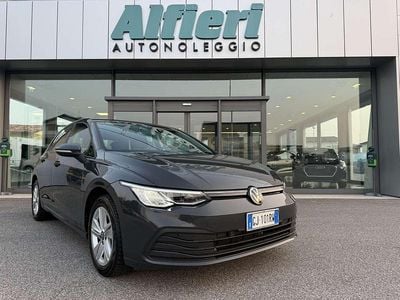 Usata VW Golf VIII Life 116 CV (85 kW) 2022 Urano grey Berlina