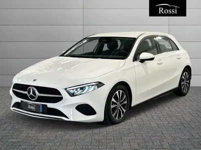 Usata Mercedes A180 Advanced 116 CV (85 kW) 2023 Bianco polare Berlina
