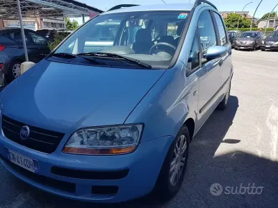 Usata Fiat Idea 70 CV (51 kW) 2004 Blu/azzurro Monovolume