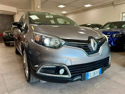 Usata Renault Captur Iconic 110 CV (80 kW) 2016 Grigio SUV