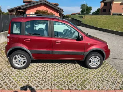 Usata Fiat Panda 4x4 69 CV (50 kW) 2006 Rosso Utilitaria