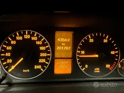 Usata Mercedes 180 109 CV (80 kW) 2006 Nero Berlina