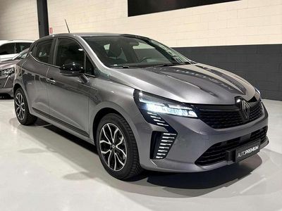Usado Renault Clio V Evolution 101 HP (74 kW) 2025 Cinzento Sedan