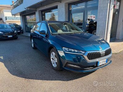 Usata Skoda Octavia 131 CV (96 kW) 2022 Blu Station wagon