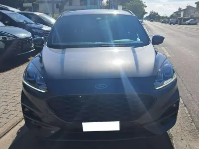 Usata Ford Kuga ST-Line 152 CV (111 kW) 2024 Grigio SUV