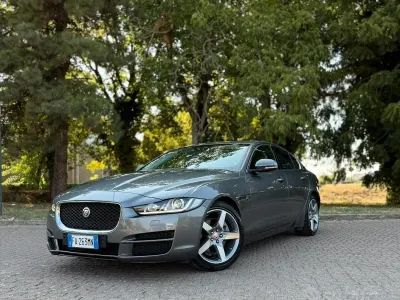 Usata Jaguar XE Prestige 180 CV (132 kW) 2015 Berlina