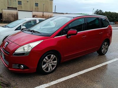 Usado Peugeot 5008 109 CV (80 kW) 2014 Rojo Monovolumen