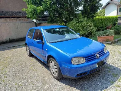 Usata VW Golf IV Highline 131 CV (96 kW) 2002 Blu/azzurro Berlina