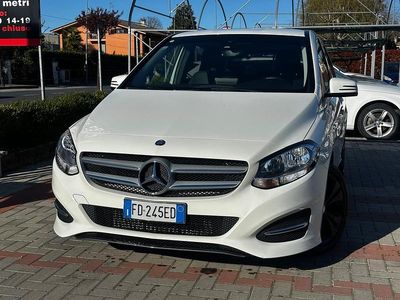 Usata Mercedes B180 109 CV (80 kW) 2016 Bianco Monovolume