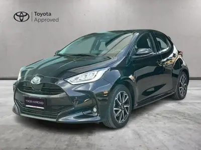 Usata Toyota Yaris Hybrid Trend 92 CV (67 kW) 2022 Nero Berlina