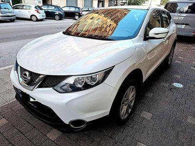 Usata Nissan Qashqai Acenta 110 CV (80 kW) 2016 Bianco SUV