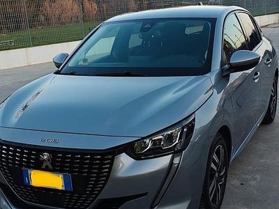 Usata Peugeot 208 Allure 101 CV (74 kW) 2021 Grigio Utilitaria
