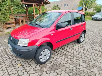 Usata Fiat Panda 4x4 69 CV (50 kW) 2010 Rosso Utilitaria
