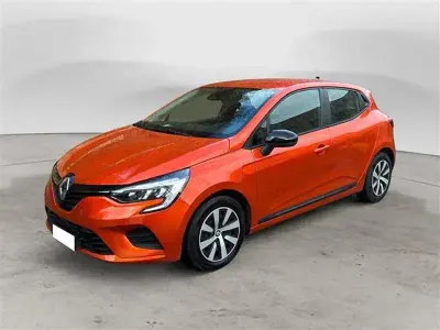 Usata Renault Clio Equilibre 145 CV (106 kW) 2023 Arancione Utilitaria