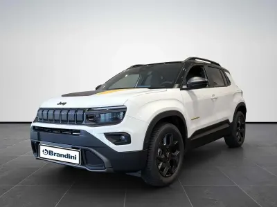Nuova Jeep Avenger North 136 CV (100 kW) 2026 Snow con tetto volcano SUV