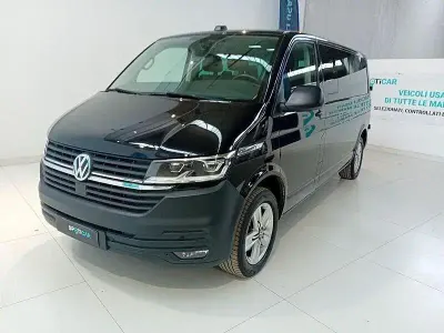 Usata VW Caravelle Comfortline 150 CV (110 kW) 2022 Nero Furgone