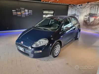 Usata Fiat Punto Street 70 CV (51 kW) 2017 Blu Utilitaria